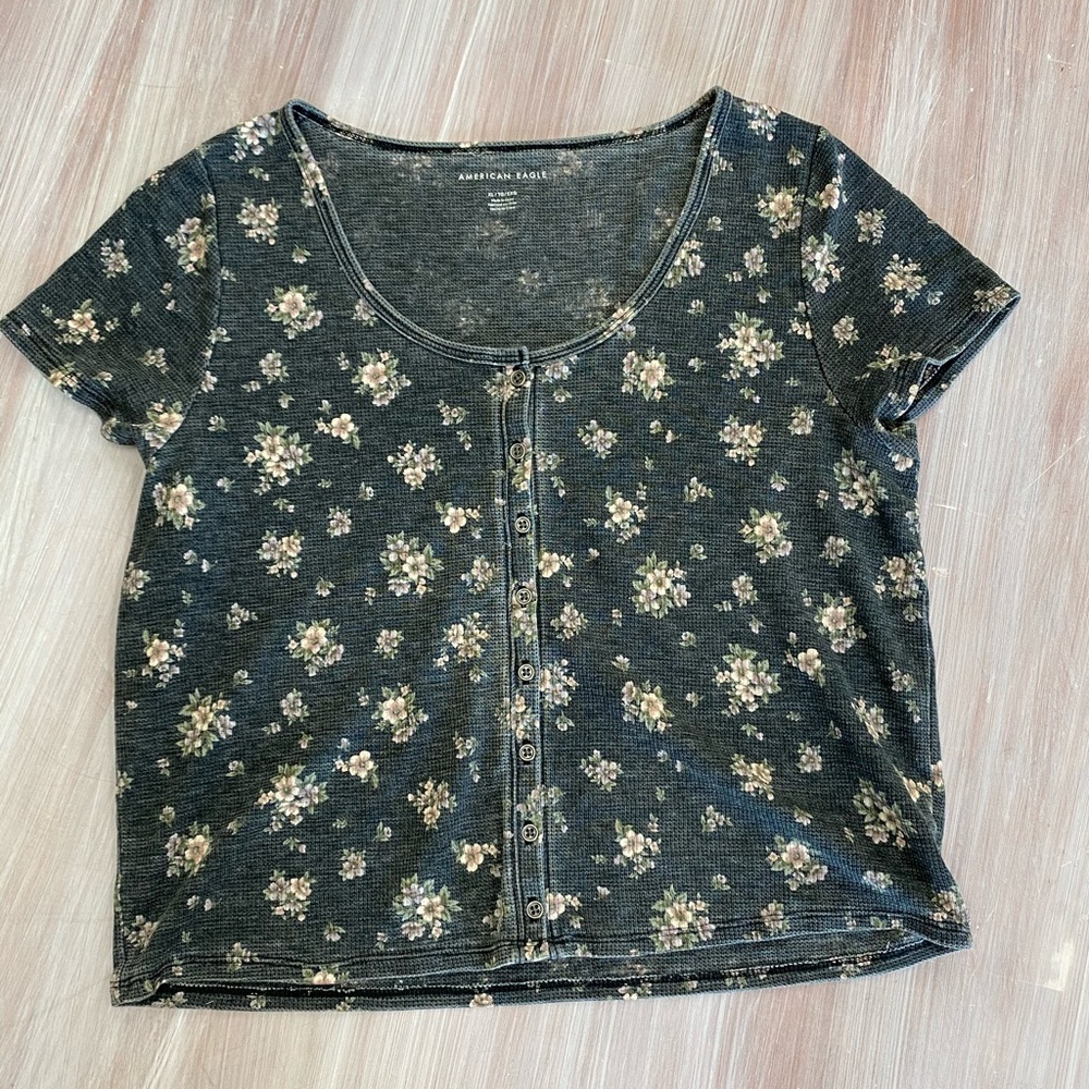 American Eagle Floral Button Up Crop Top
